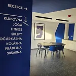 Διαμέρισμα Terrace-view For Business & Leisure, Free Parking, Near Metro, Gym Πράγα