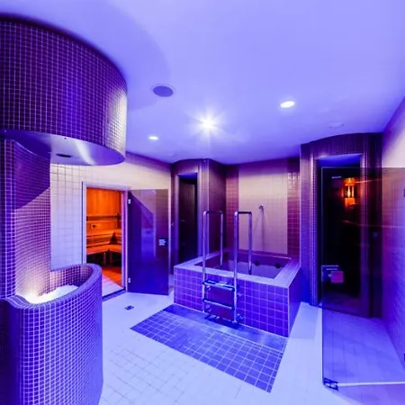 Terrace-view For Business&leisure, Free Parking, Near Metro, Gym *