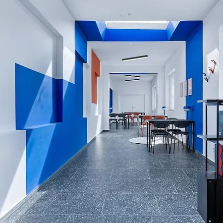 Terrace-view For Business&leisure, Free Parking, Near Metro, Gym Apartment Prag