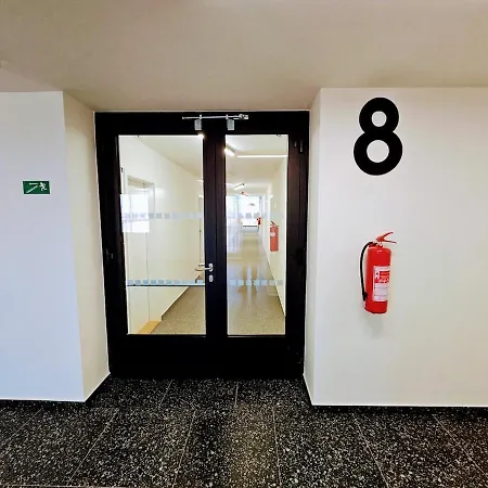 Terrace-view For Business&leisure, Free Parking, Near Metro, Gym Apartment Prag
