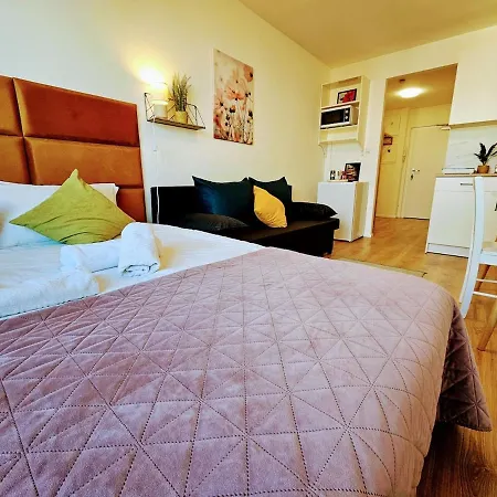 Terrace-view For Business&leisure, Free Parking, Near Metro, Gym *