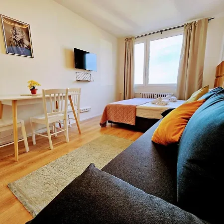 Terrace-view For Business&leisure, Free Parking, Near Metro, Gym * Prag
