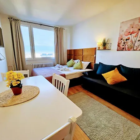 Apartment Terrace-view For Business&leisure, Free Parking, Near Metro, Gym
