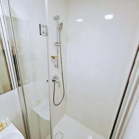 Terrace-view For Business&leisure, Free Parking, Near Metro, Gym * Prag