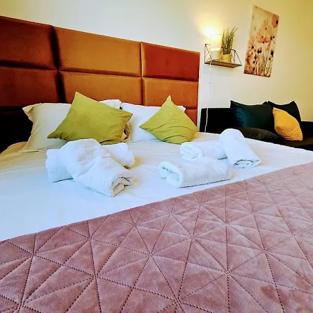 Terrace-view For Business&leisure, Free Parking, Near Metro, Gym * Prag