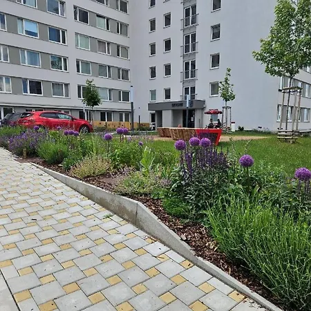 Terrace-view For Business&leisure, Free Parking, Near Metro, Gym * Prag