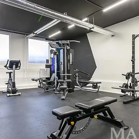 Terrace-view For Business&leisure, Free Parking, Near Metro, Gym Prag