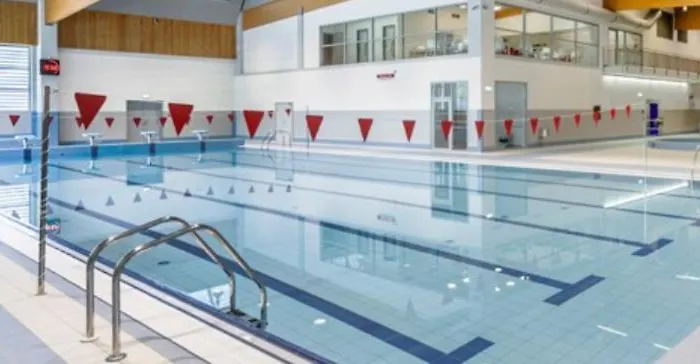 Terrace-view For Business & Leisure, Free Parking, Near Metro, Gym