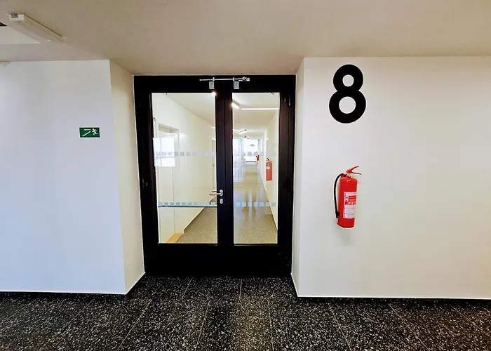 Terrace-view For Business & Leisure, Free Parking, Near Metro, Gym דירה פראג