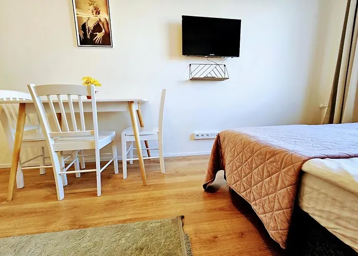 Terrace-view For Business & Leisure, Free Parking, Near Metro, Gym פראג
