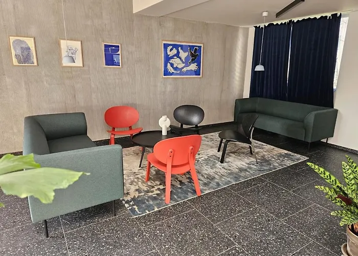 Terrace-view For Business & Leisure, Free Parking, Near Metro, Gym דירה