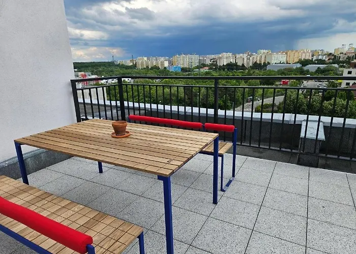 Terrace-view For Business & Leisure, Free Parking, Near Metro, Gym דירה